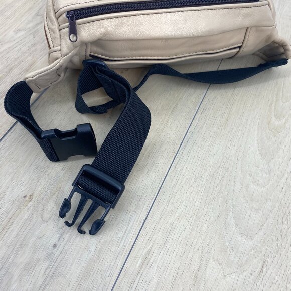 Hand tooled Leather Rose Waist Bag Fanny Pack - Picture 6 of 12